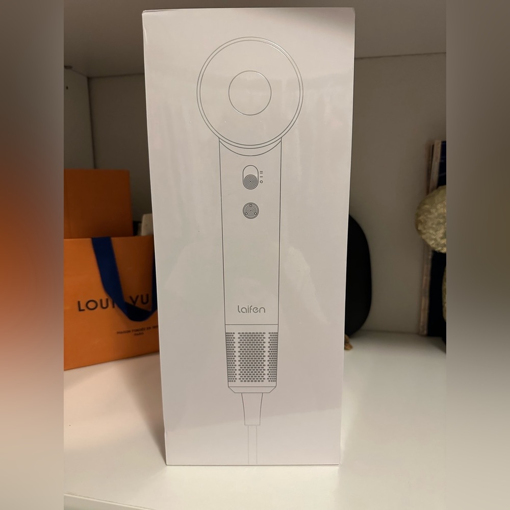 NEW IN BOX LAIFEN BLOW DRYER